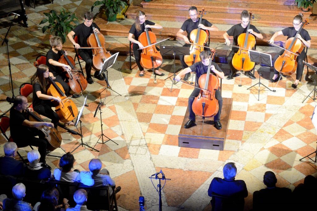 Rovigo applaude i giovani talenti del violoncello